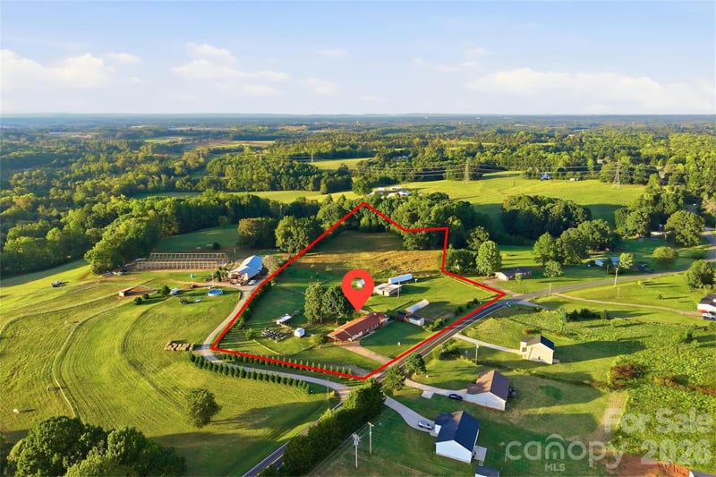 3881 Summerow Road, Maiden, NC - 3 beds, 3.5 baths, 3,111 sqft - $628,000