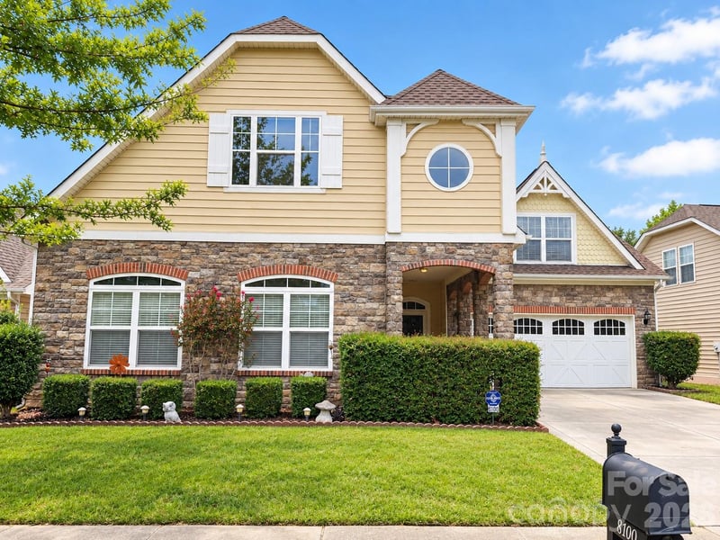 8100 Soaring Eagle Lane, Waxhaw, NC - 3 beds, 2 baths, 2,526 sqft - $490,000