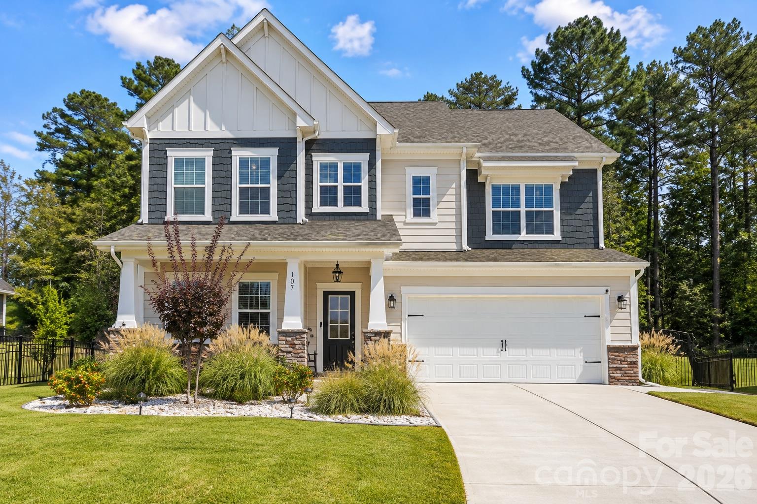 107 Hollywood Ct, Troutman, NC 28166. property listing photo