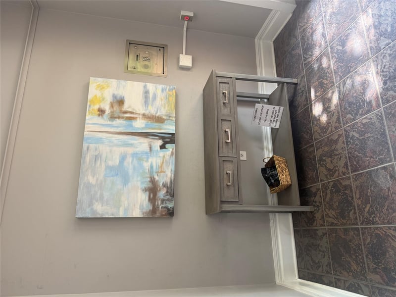 404 Laurel Avenue Apt 33, Charlotte, NC - 1 bed, 1 bath, 1,517 sqft - $379,900