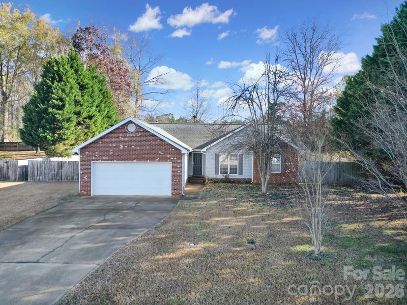 713 Pesca Lane, Matthews, NC - 3 beds, 2 baths, 1,203 sqft - $355,000