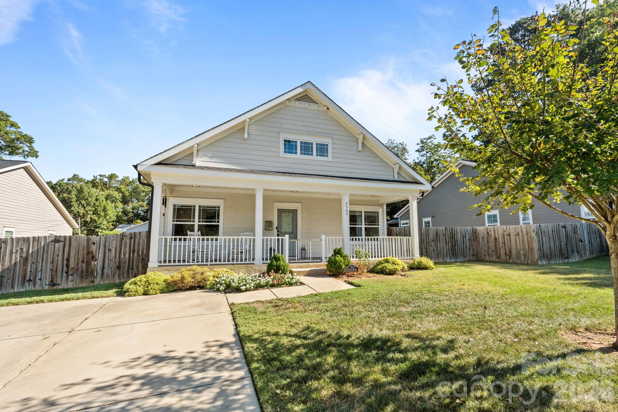 5309 Tarrywood Ln, Charlotte, NC 28205. property listing photo