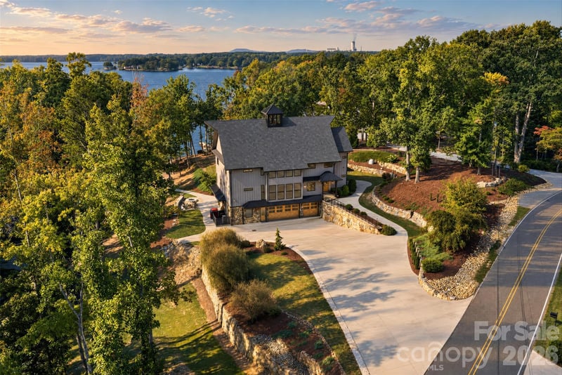 222 Greenbay Road, Mooresville, NC - 4 beds, 4.5 baths, 5,884 sqft - $3,895,000