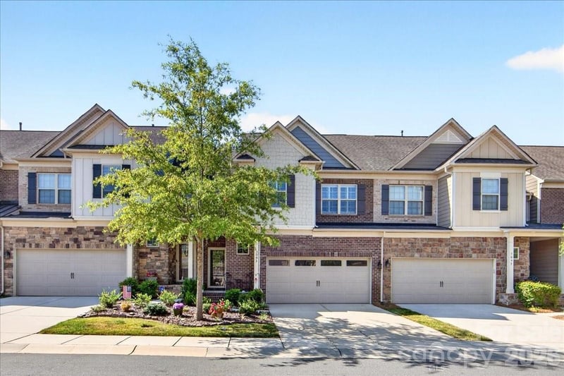3093 Hartson Pointe Drive, Fort Mill, SC - 4 beds, 3.5 baths, 2,922 sqft - $549,000