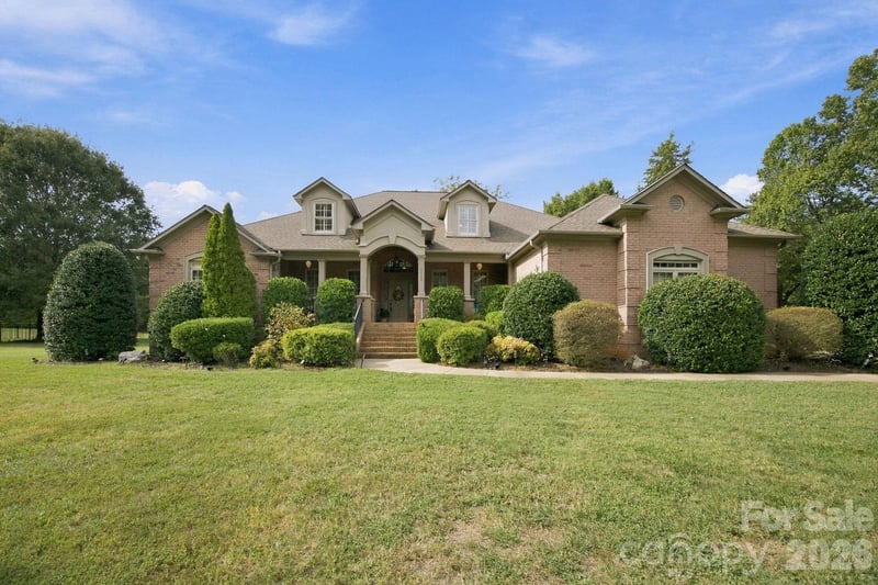 6026 Stonepath Lane, Waxhaw, NC - 4 beds, 3.5 baths, 3,873 sqft - $969,900