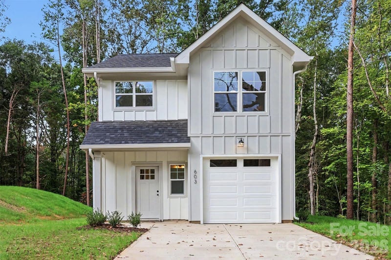 603 W Lewis Street, Dallas, NC - 3 beds, 2.5 baths, 1,516 sqft - $319,900