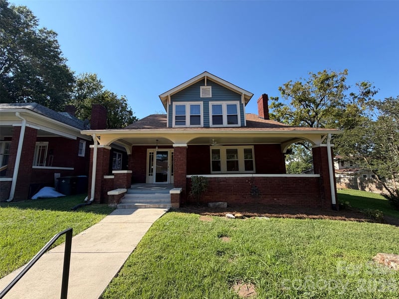 1016 Scales Street, Salisbury, NC - 4 beds, 2 baths, 2,826 sqft - $271,000