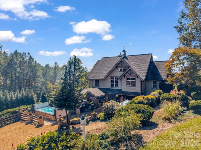 140 Blazing Star Lane, Mill Spring, NC - 2 beds, 2.5 baths, 3,068 sqft - $1,700,000