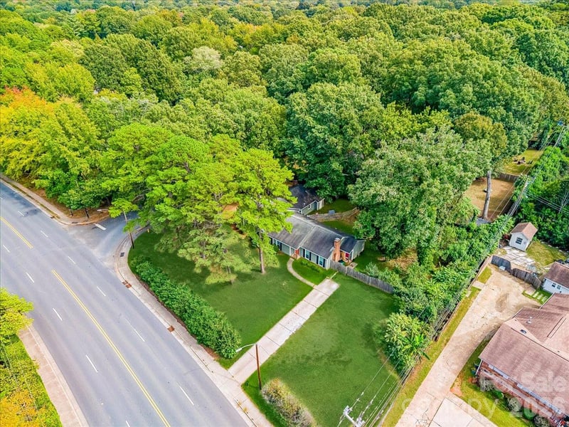 6000 Gate Post Road, Charlotte, NC - 5 beds, 4 baths, 2,712 sqft - $650,000