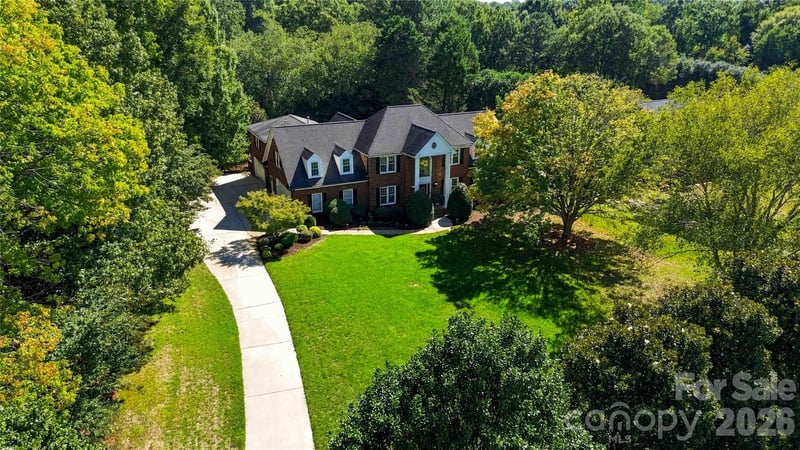 4301 Horseshoe Bend, Matthews, NC - 4 beds, 4.5 baths, 4,525 sqft - $1,100,000