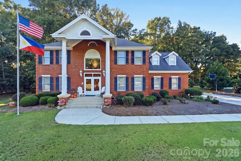 1121 Hillshire Meadow Drive, Matthews, NC - 4 beds, 3 baths, 2,960 sqft - $799,000