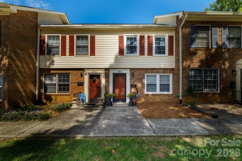 6810 Farmingdale Drive D, Charlotte, NC - 2 beds, 1.5 baths, 1,056 sqft - $209,000