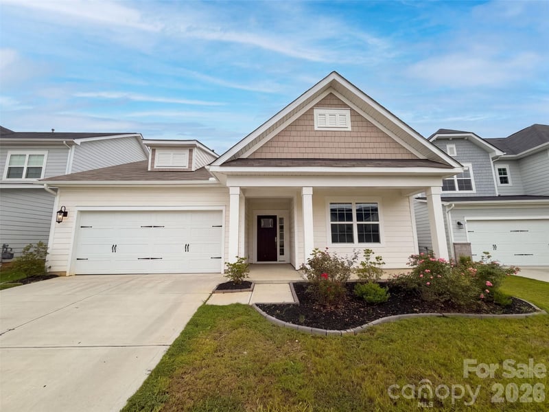 6109 Balham Court, Charlotte, NC - 4 beds, 3 baths, 2,579 sqft - $512,000