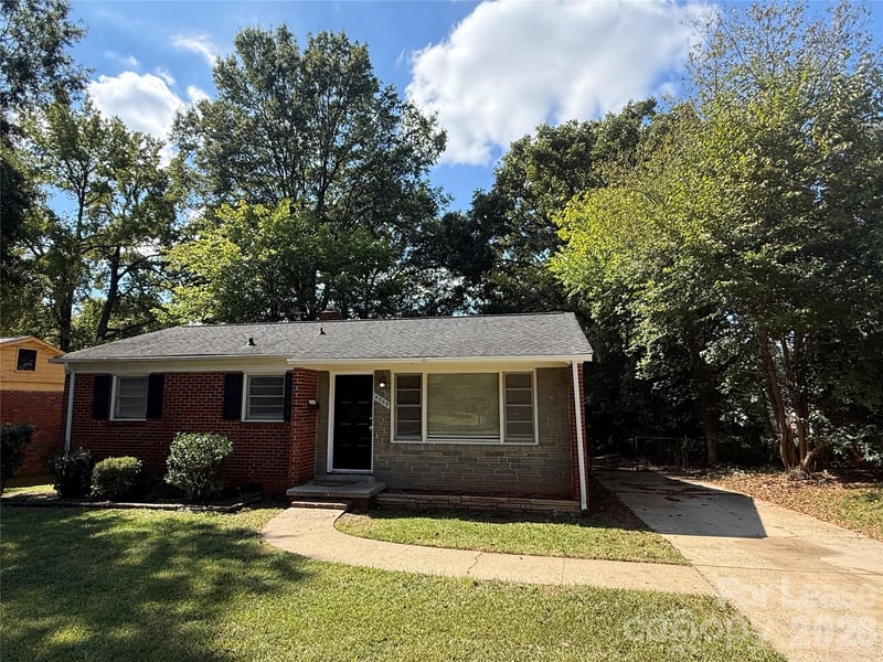4709 Morgan Street, Charlotte, NC - 3 beds, 2 baths, 1,196 sqft - $1,699/mo