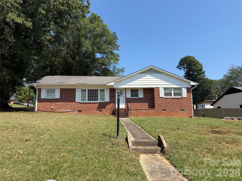 3022 Crescent Lane, Gastonia, NC - 2 beds, 1 bath, 1,094 sqft - $585,000