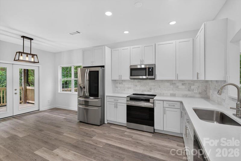 2536 Thornfield Road, Charlotte, NC - 3 beds, 2.5 baths, 1,800 sqft - $429,000