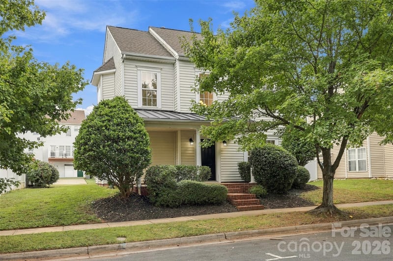 11705 Kingsley View Drive, Charlotte, NC - 4 beds, 3.5 baths, 2,469 sqft - $525,000