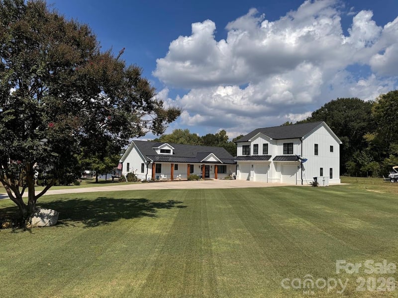 15800 Henry Lane, Huntersville, NC - 5 beds, 7.5 baths, 3,380 sqft - $3,399,000