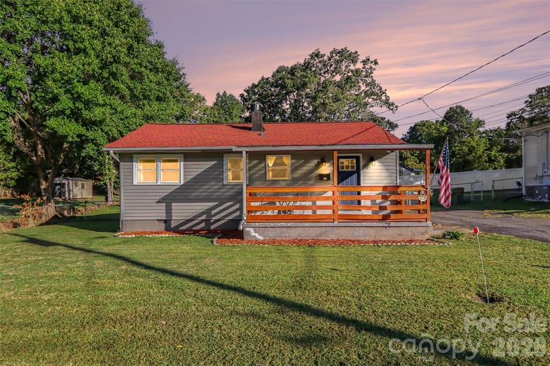 115 Adcock Street, Belmont, NC - 3 beds, 1 bath, 788 sqft - $249,000