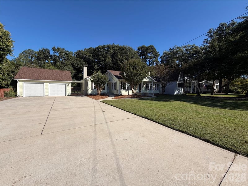208 Pressly Street, Clover, SC - 2 beds, 1.5 baths, 1,687 sqft - $278,000