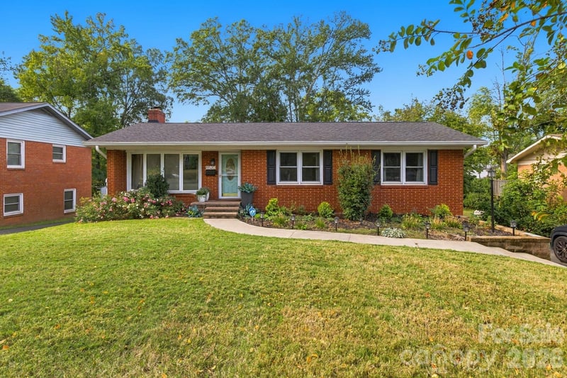 6520 Candlewood Drive, Charlotte, NC - 4 beds, 2.5 baths, 2,225 sqft - $609,000