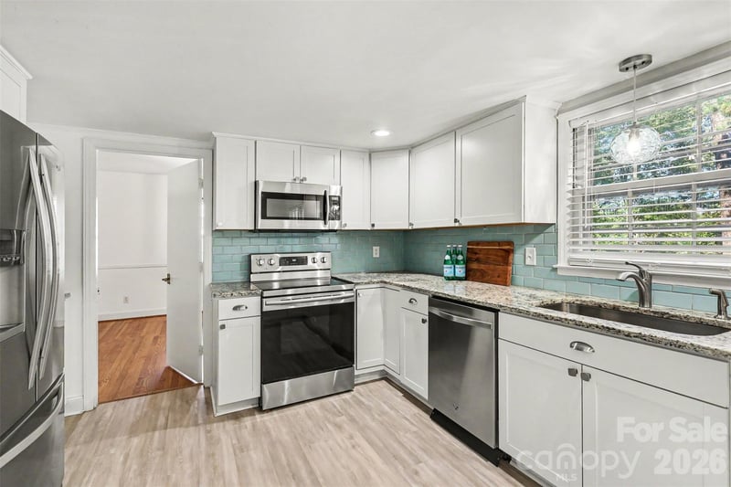 833 Archdale Drive, Charlotte, NC - 4 beds, 2.5 baths, 2,171 sqft - $450,000