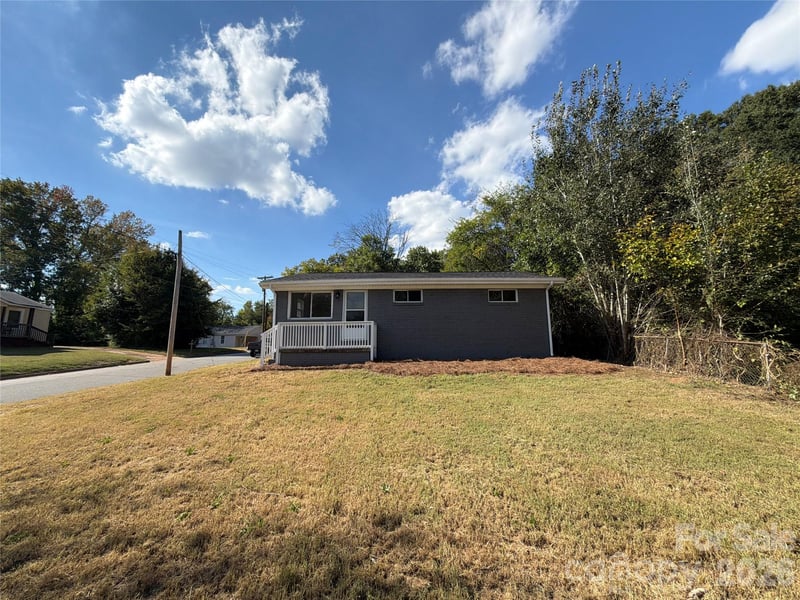 264 Crowell Drive SW, Concord, NC - 3 beds, 1 bath, 880 sqft - $199,000