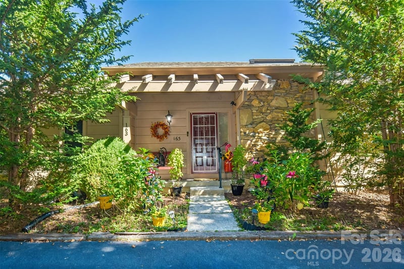 163 Country Ridge Road, Laurel Park, NC - 3 beds, 3 baths, 2,438 sqft - $535,000