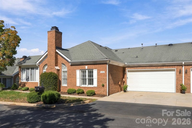 8306 Olde Troon Drive, Charlotte, NC - 2 beds, 2 baths, 1,497 sqft - $433,900