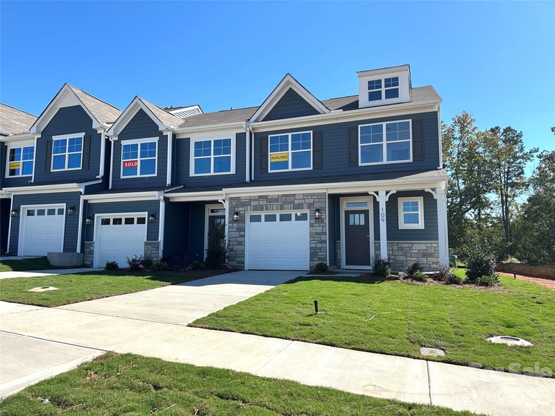 109 Pull Lane, Troutman, NC - 3 beds, 2.5 baths, 1,909 sqft - $369,519