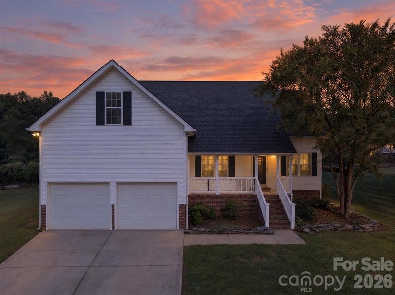 108 Duval Court, Mooresville, NC - 3 beds, 2 baths, 1,743 sqft - $425,000
