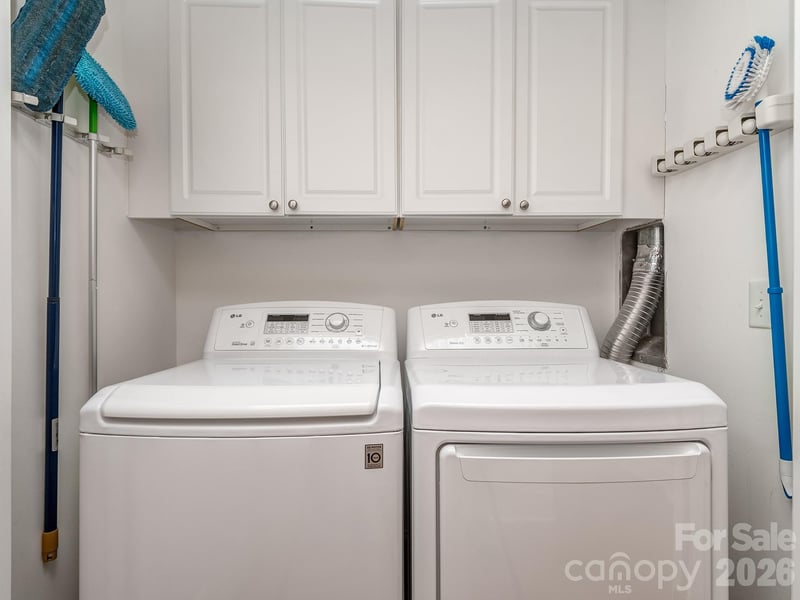 6605 Central Pacific Avenue Apt 302, Charlotte, NC - 2 beds, 2 baths, 1,544 sqft - $385,000
