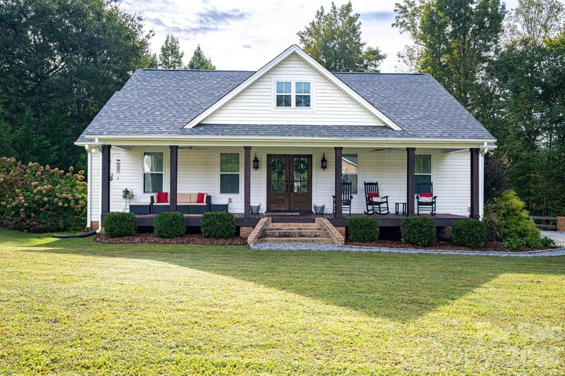 203 Dayton Road, Dallas, NC - 3 beds, 2 baths, 1,273 sqft - $322,000