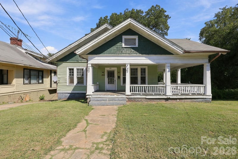 622 W Council Street, Salisbury, NC - 5 beds, 2 baths, 2,151 sqft - $139,900