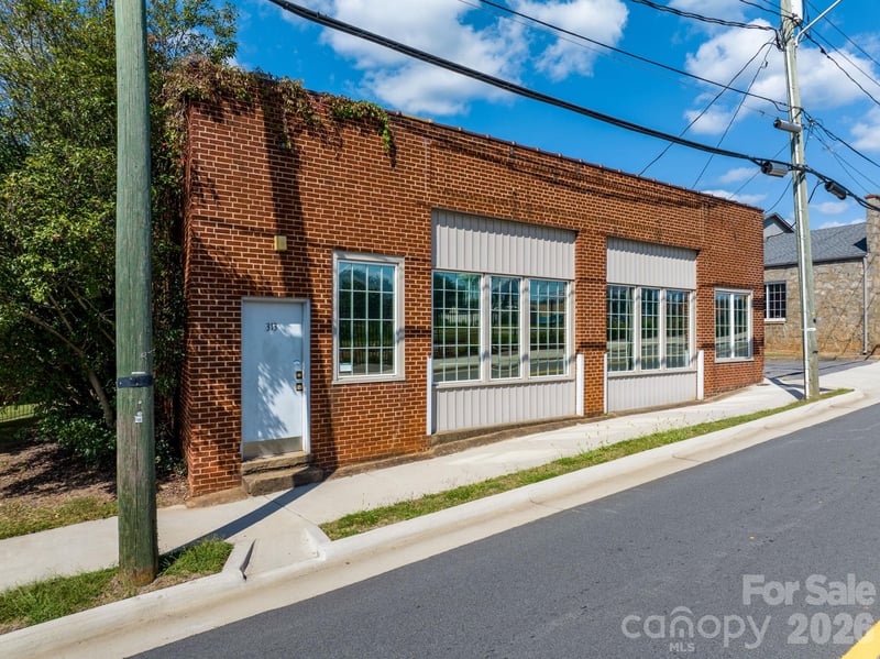 313 Main Avenue NE, Hickory, NC - 2 baths - $699,000