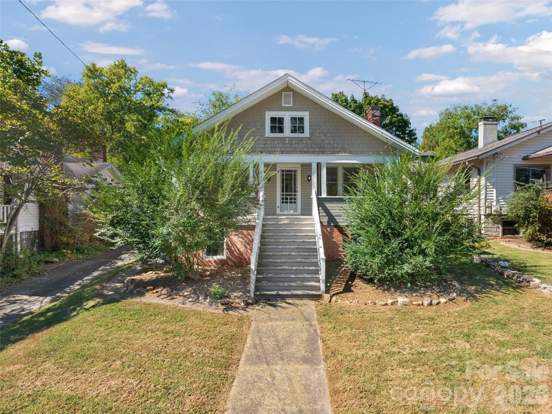 33 Madeline Avenue, Asheville, NC - 3 beds, 1 bath, 1,296 sqft - $435,000