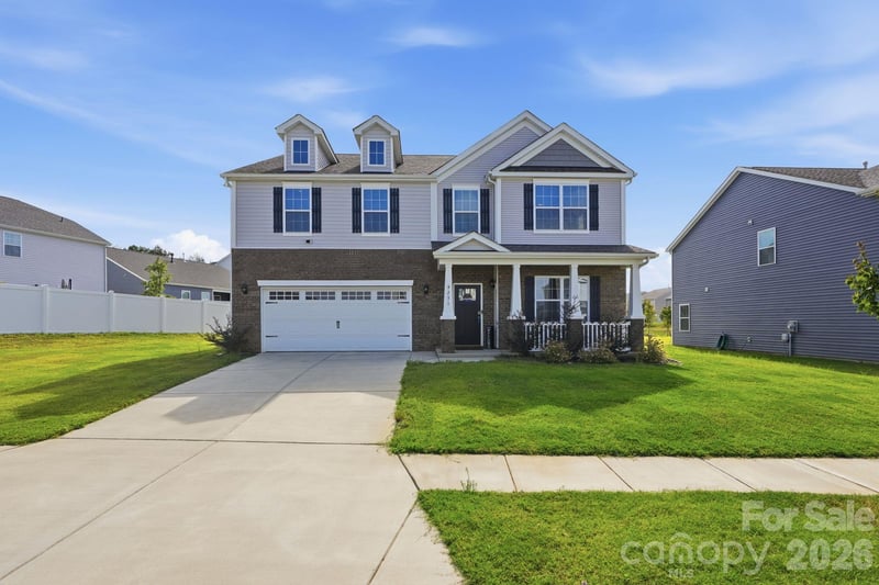 9251 Mackinaw Drive, Gastonia, NC - 4 beds, 3.5 baths, 3,207 sqft - $439,000