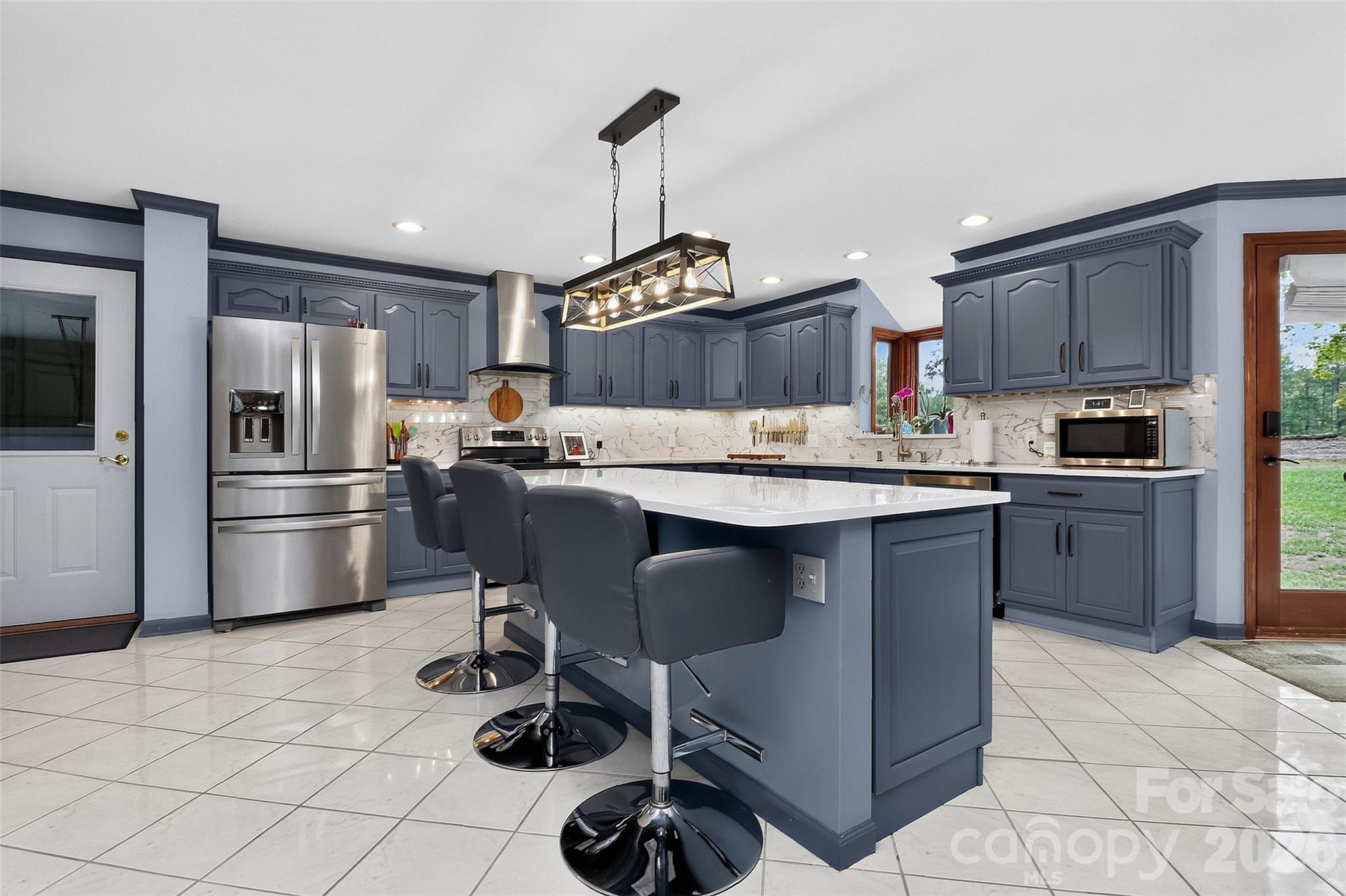 525 Shoreline Dr, Lancaster, SC 29720. property listing photo
