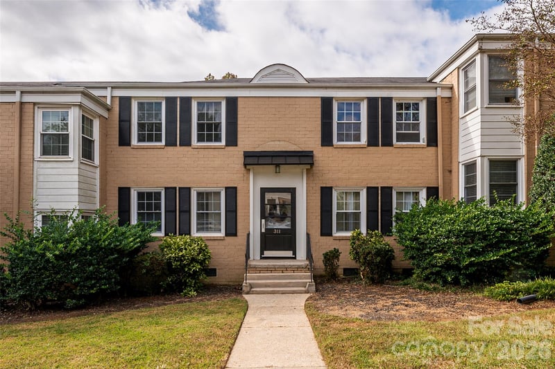 311 Wakefield Road A, Charlotte, NC - 2 beds, 1 bath, 822 sqft - $249,900
