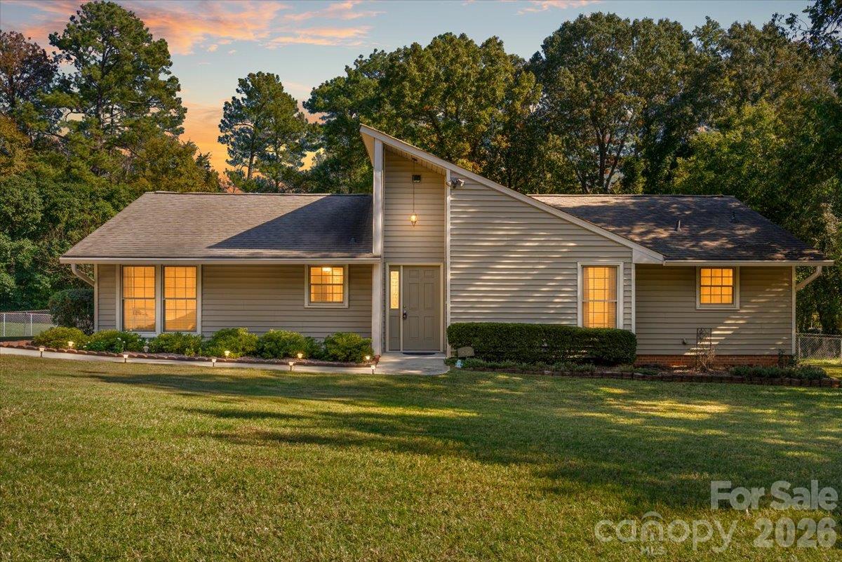 838 Silver Fox Dr, Concord, NC 28025. property listing photo