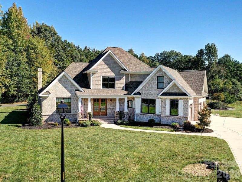 8833 Kerns Meadow Lane, Huntersville, NC - 4 beds, 3.5 baths, 4,124 sqft - $1,199,000