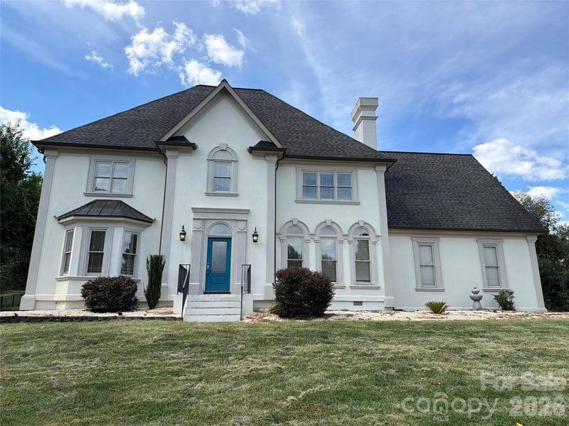 4215 3rd Street NW, Hickory, NC - 4 beds, 2.5 baths, 3,446 sqft - $610,000