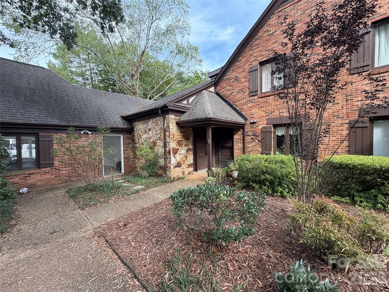 7022 Quail Hill Road, Charlotte, NC - 3 beds, 2 baths, 2,334 sqft - $310,000
