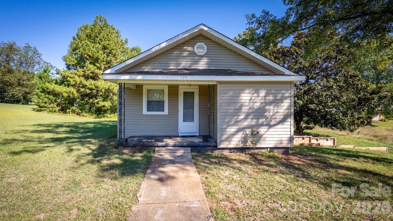 135 Vinson Road, Statesville, NC - 2 beds, 1 bath, 1,110 sqft - $199,900
