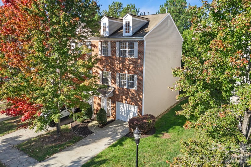2643 Early Flight Drive, Charlotte, NC - 3 beds, 3.5 baths, 1,959 sqft - $299,900