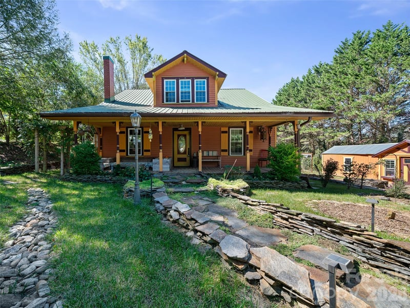 178 Bakers Lane, Bakersville, NC - 4 beds, 2.5 baths, 2,502 sqft - $499,000