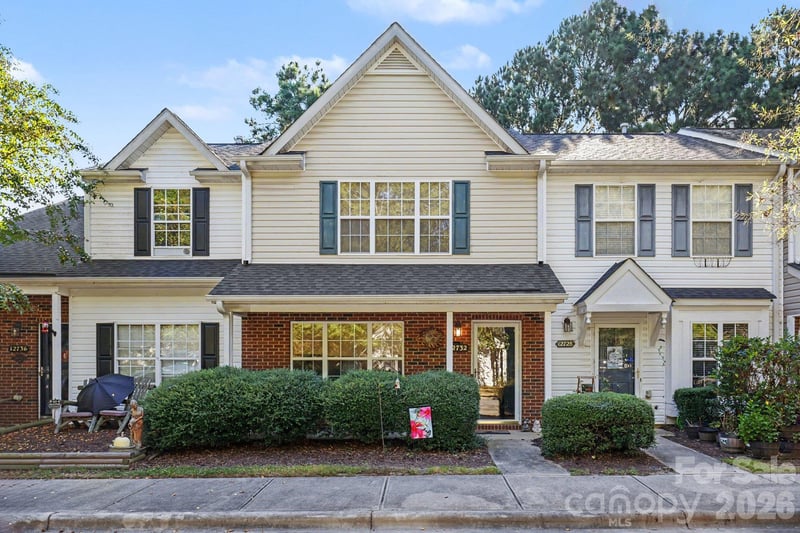 12732 Hennigan Place Lane, Charlotte, NC - 2 beds, 2.5 baths, 1,314 sqft - $200,000