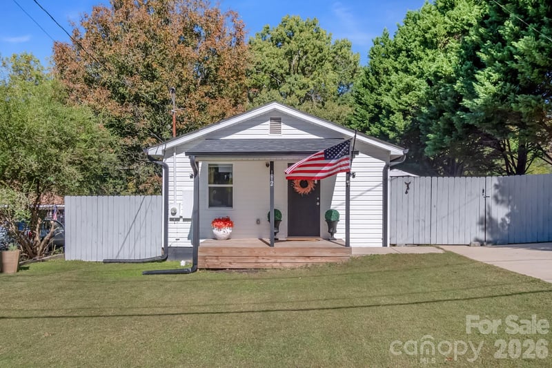 112 W Poplar Street, Stanley, NC - 2 beds, 2 baths, 722 sqft - $215,000