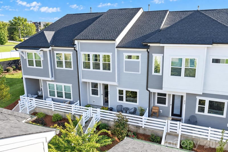 619 Myrick Alley, Charlotte, NC - 3 beds, 2.5 baths, 1,952 sqft - $499,000
