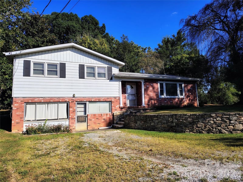 69 Alexander Road, Weaverville, NC - 3 beds, 2 baths, 1,663 sqft - $434,900